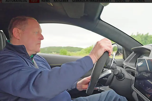He probado el Lotus Emira Turbo SE (2025): cockpit.
