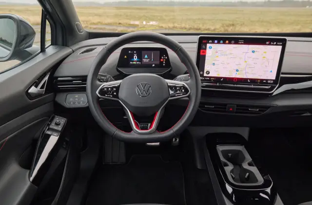 Comparativa del Hyundai Ioniq 5 AWD vs Volkswagen ID.4 GTX. Cockpit del ID.4.