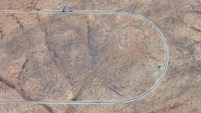 Encuentran un circuito de pruebas oculto casi 20 años en Google Earth.
