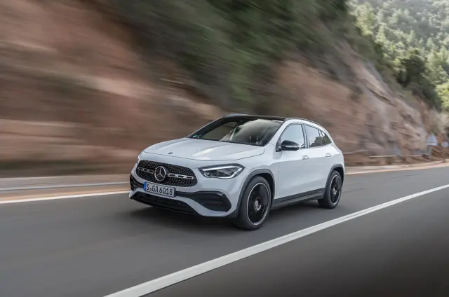 Mercedes-Benz GLA 250 en movimiento