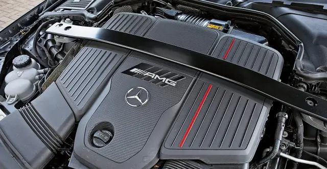 Comparativa del BMW M440i vs. Mercedes-AMG CLE 53. Motor AMG.
