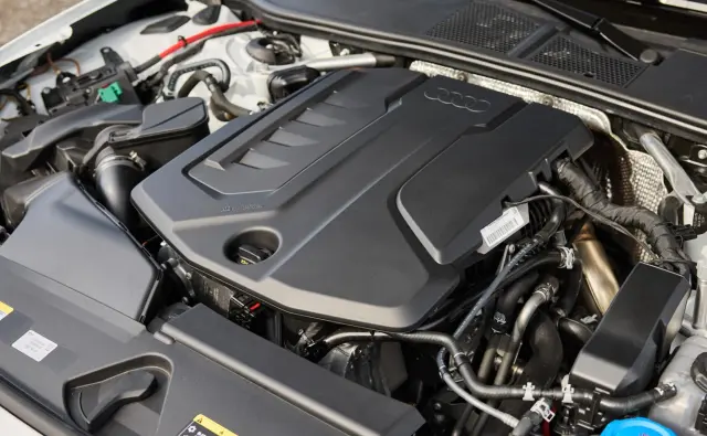 Comparativa del Audi A5 e-hybrid quattro vs BMW 330e xDrive. Motor