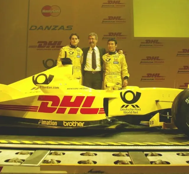 Jordan utilizó un avión para presentar su nuevo coche