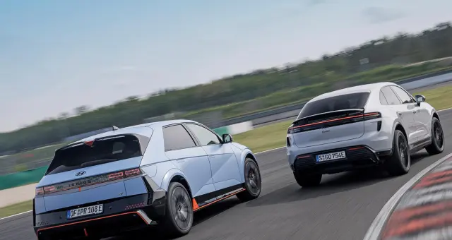Comparativa del Porsche Macan Turbo vs. Hyundai Ioniq 5 N. Zagas.