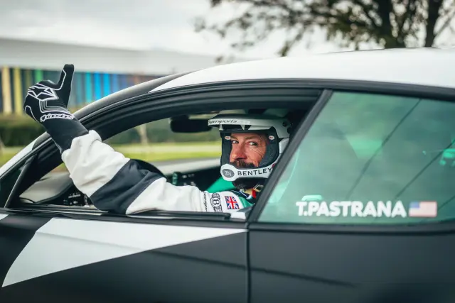 Travis Pastrana derrapa en el lujo