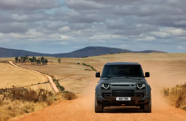 He probado el nuevo Land Rover Defender Octa en África. Morro.
