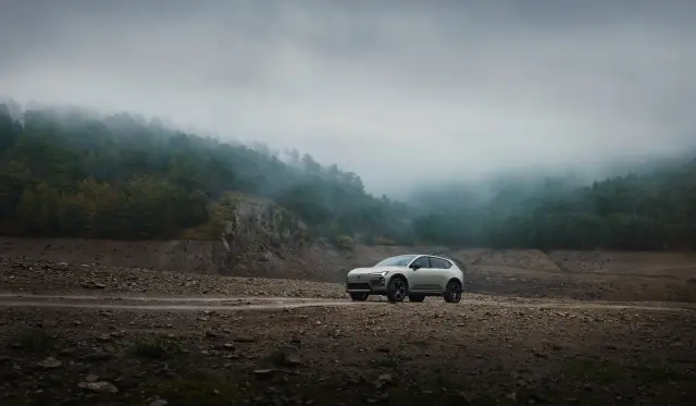 Volvo EX60 Cross Country