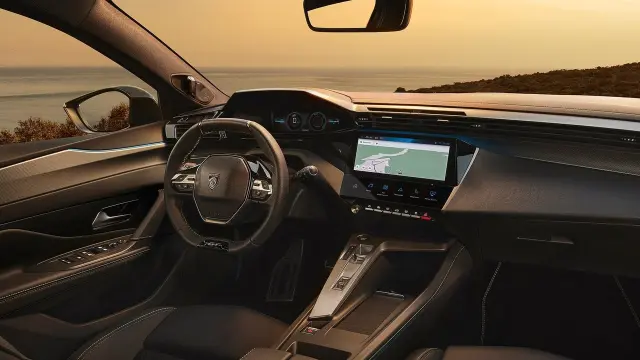 Peugeot 408 o Cupra Formentor.