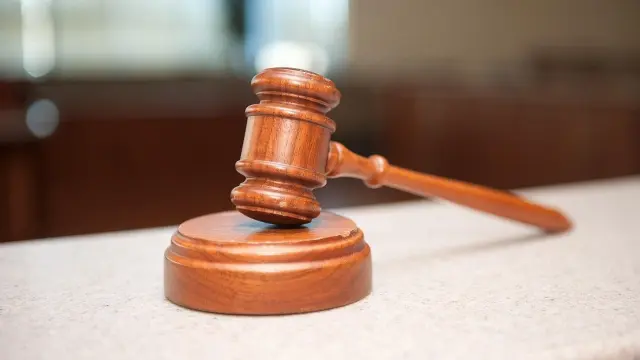 Absuelto conductor que se quedó dormido y dio positivo en alcohol por un principio jurídico.
