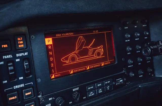 He conducido el Vector W8 Twin Turbo. Pantalla.