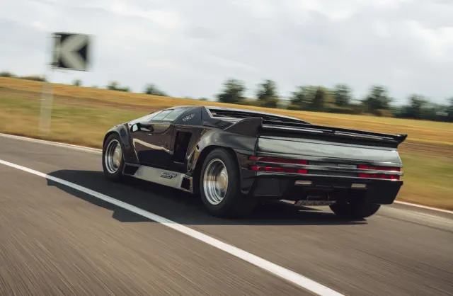 He conducido el Vector W8 Twin Turbo. Zaga.