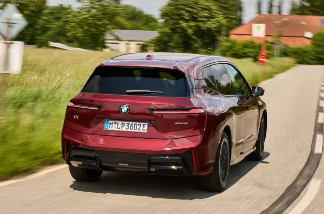 Ya he probado el BMW iX xDrive45. Zaga.