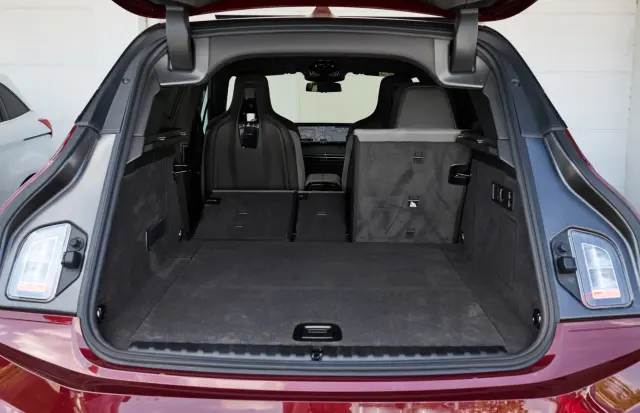 Ya he probado el BMW iX xDrive45. Maletero.