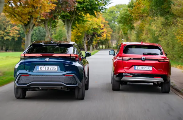 Comparativa del Honda HR-V e:HEV vs Toyota C-HR 1.8 VVT-i Hybrid. Zagas.
