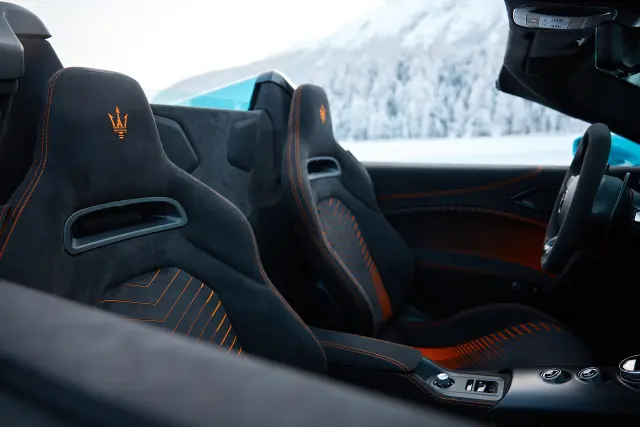 Maserati MCpura Cielo Frozen Magma