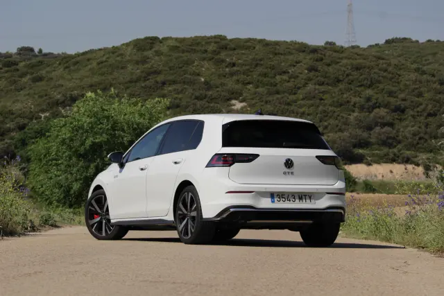 Prueba VW Golf GTE 2026