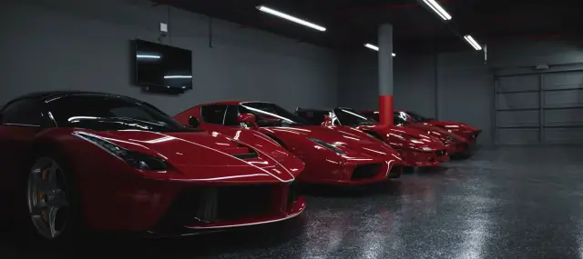 La colección del 'Big Five' de Ferrari en rojo en el garaje de David