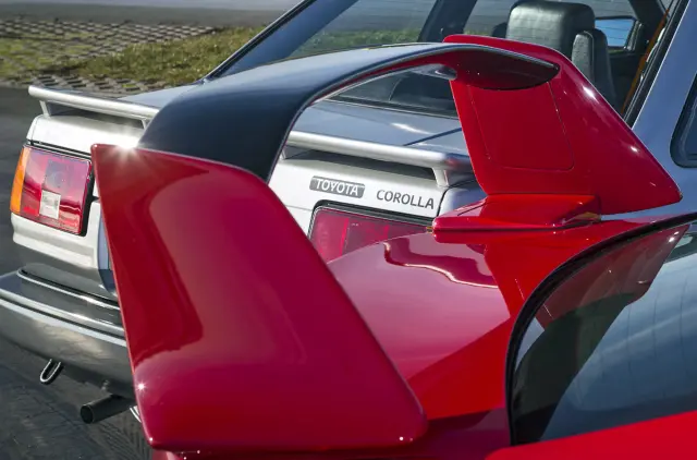 Enfrentamos el Toyota Corolla Coupé GT de los 80 contra el GT86. Alerones.