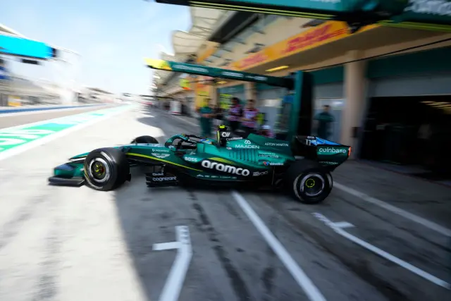 Fernando tuvo que detener el coche por problemas de motor