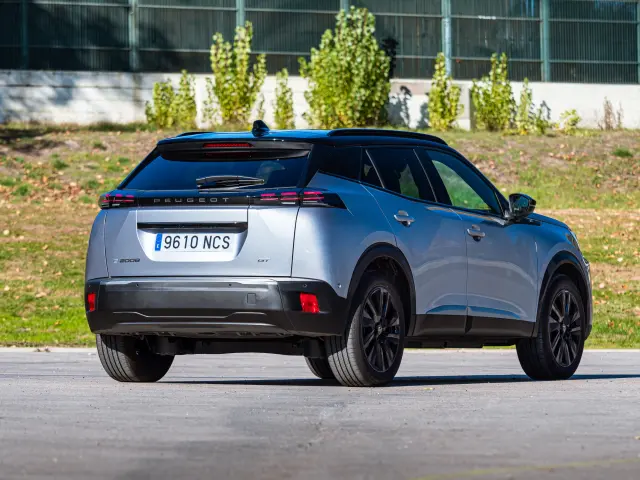 Peugeot E2008