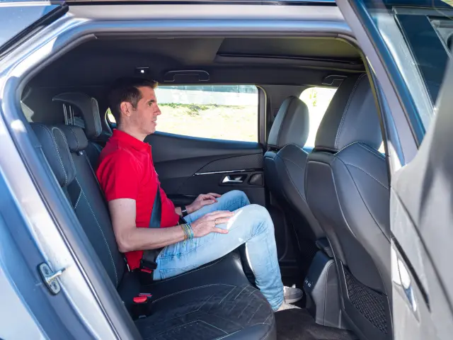Peugeot E2008