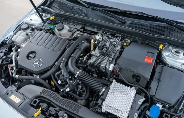 Comparativa del Audi A3 allstreet TFSI e 150 kW vs. Mercedes A 250 e. Motor.