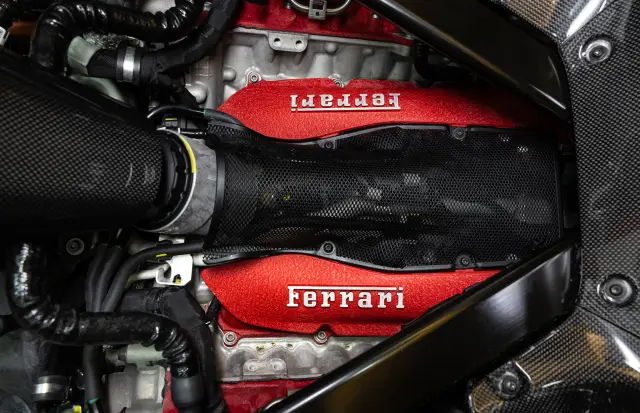 Ya he probado el nuevo Ferrari Testarossa. Motor.