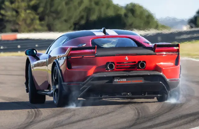 Ya he probado el nuevo Ferrari Testarossa. Zaga.