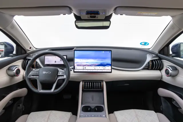 En interior del BYD Atto 3 EVO.
