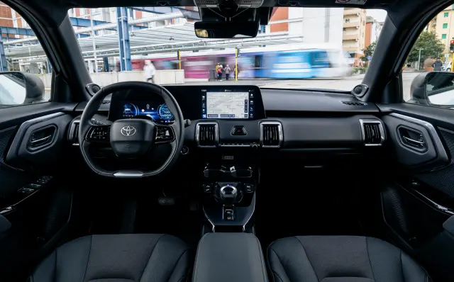He probado el Toyota Urban Cruiser AWD eléctrico. Cockpit.