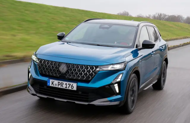 Comparativa del Renault Austral Full Hybrid E-Tech 200 vs Kia Sportage 1.6 T-GDI AWD. Morro del Ranault.