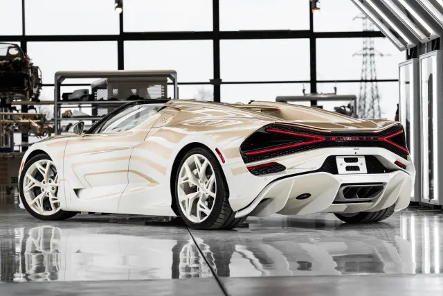 Bugatti Mistral 'La Perle Rare'