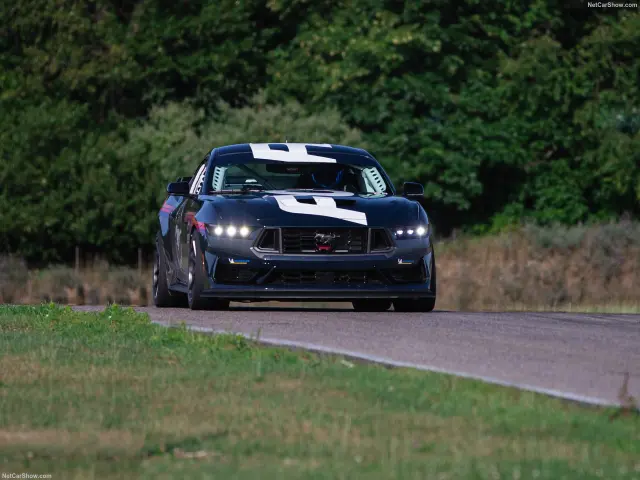 Ford Mustang Dark Horse R