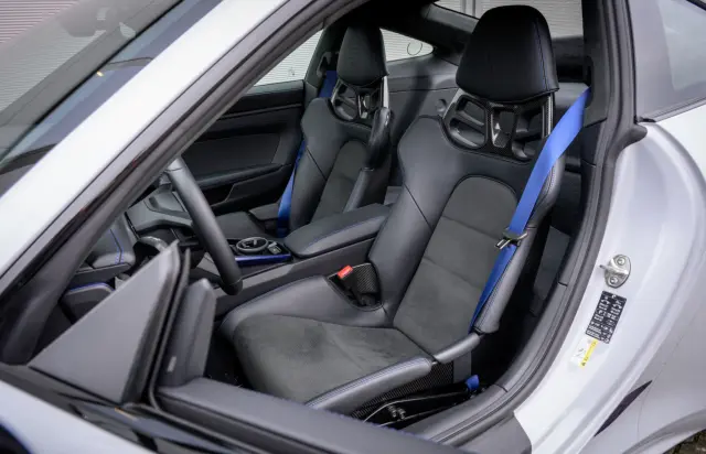 Ya he probado el Porsche 911 Carrera T. Asientos.