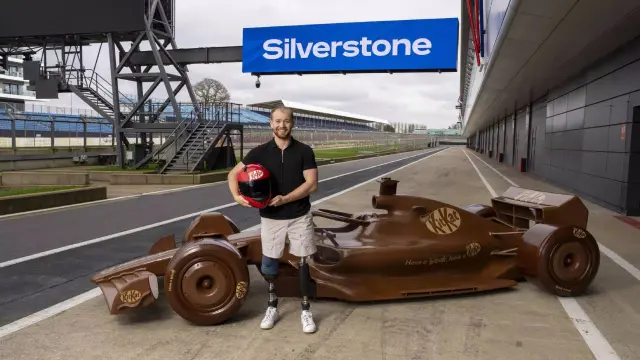 KitKat celebra el inicio de la F1 con este monoplaza de chocolate