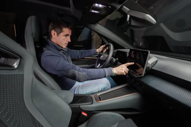 Durante la presentación del coche pude toquetear la nueva pantalla.