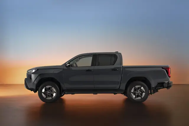 Toyota Hilux BEV