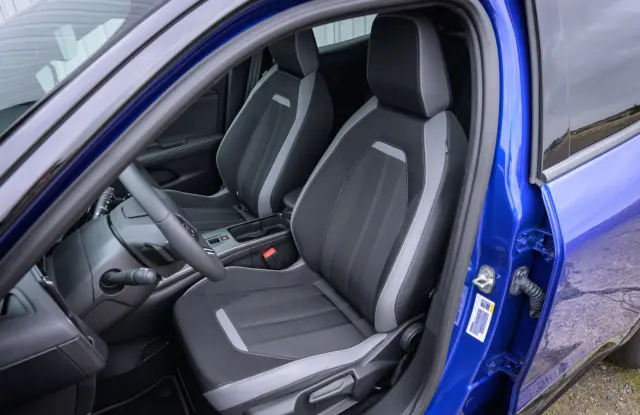Seat Arona 1.5 TSI vs. Opel Mokka Hybrid. Asientos del Mokka.