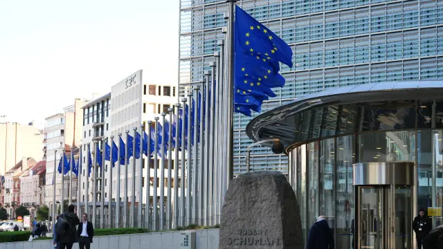 Unión Europea aprueba 440 millones de euros al programa de ayudas públicas español para la producción de hidrógeno verde.