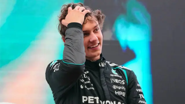 Kimi Antonelli gana su primera carrera y le confunden con otro piloto