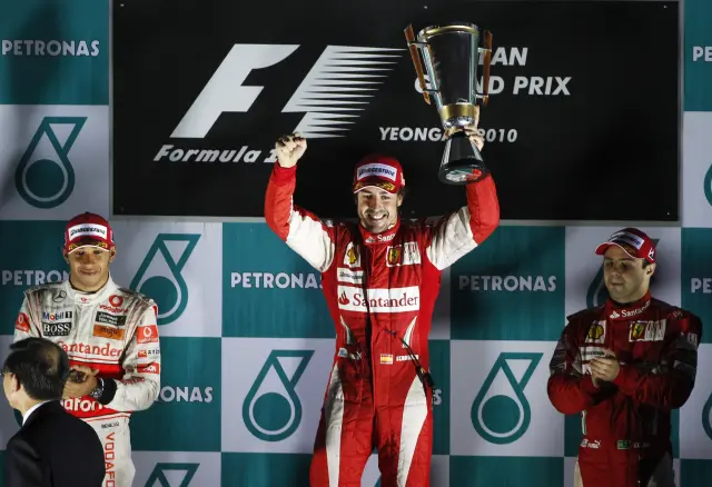 Fernando Alonso, ganador en un podio con Hamilton y Massa
