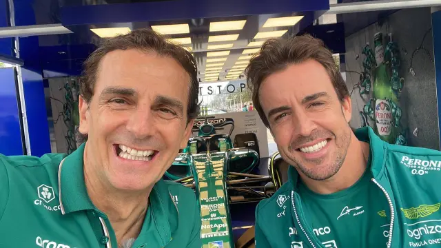 Pedro de la Rosa y Fernando Alonso, sonrientes