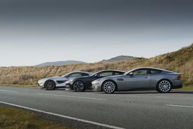Aston Martin Vanquish celebra 25 años
