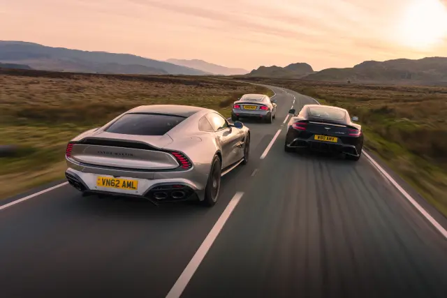 Aston Martin Vanquish celebra 25 años