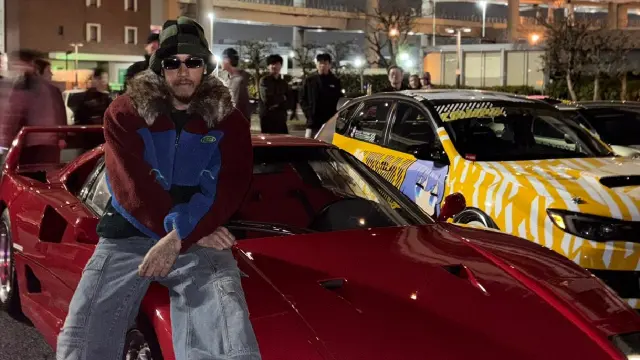 Hamilton no falla a su cita con el drift en Japón