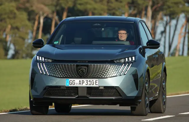 Ya he probado el Peugeot E-3008 Dual AWD. Morro.