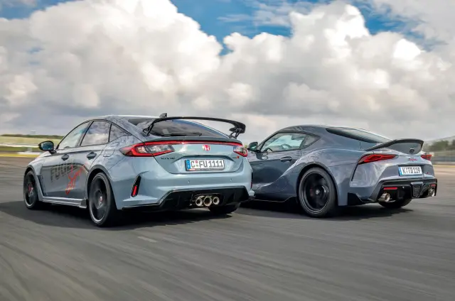 Honda Civic Type R vs Toyota GR Supra Lightweight Evolution. Zagas.