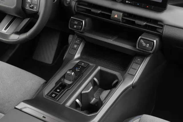 Interior del Toyota RAV4 2026