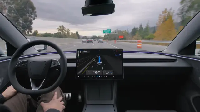 La Conducción automatizada total (Supervisada) de Tesla llega a Europa.