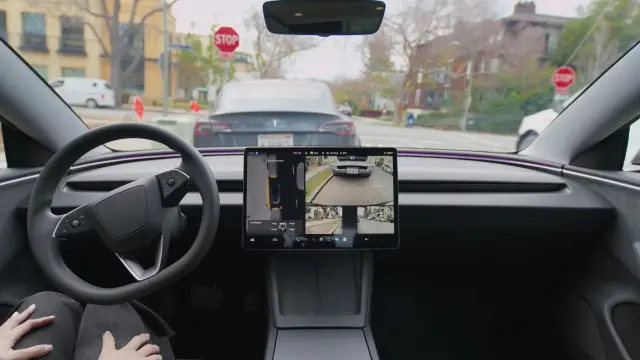 La Conducción automatizada total (Supervisada) de Tesla llega a Europa.
